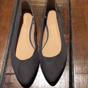 Brand new never worn Gray suade flats